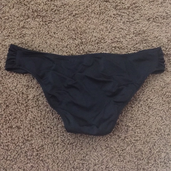 Victoria's Secret Bikini w/ Jeweled Neckline Halter Top L/M - Picture 8 of 8